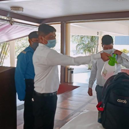 ג'לנדהר Hotel President New Court-Fully Vaccinated Staff מראה חיצוני תמונה