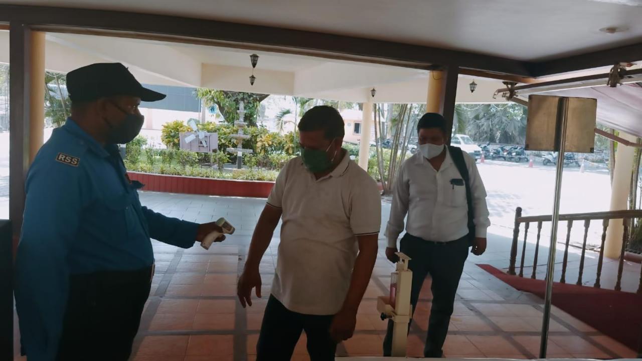 ג'לנדהר Hotel President New Court-Fully Vaccinated Staff מראה חיצוני תמונה