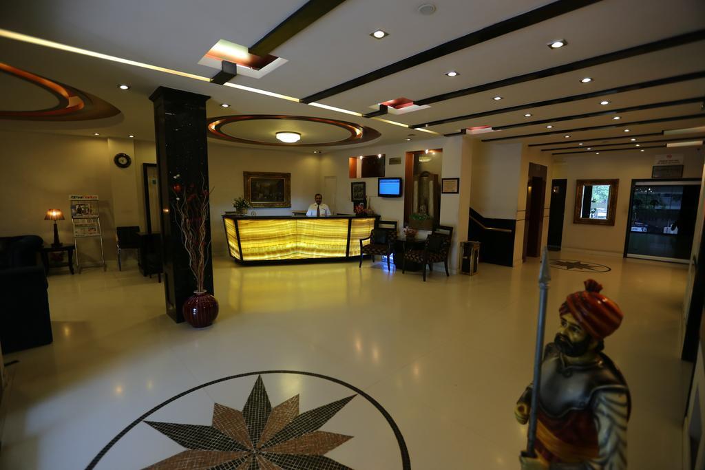 ג'לנדהר Hotel President New Court-Fully Vaccinated Staff מראה חיצוני תמונה