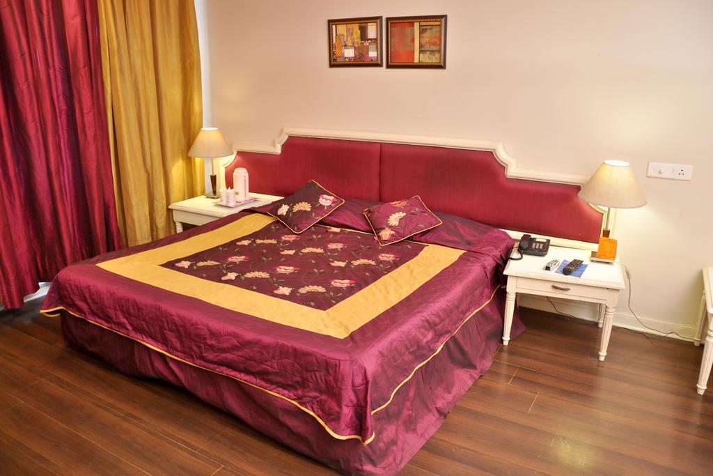 ג'לנדהר Hotel President New Court-Fully Vaccinated Staff מראה חיצוני תמונה