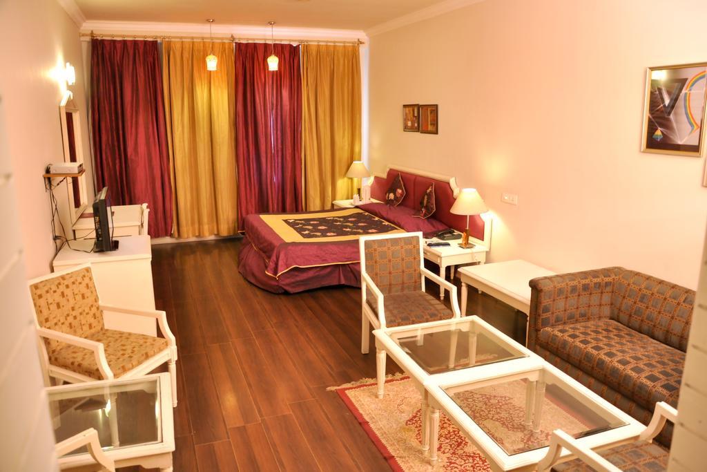 ג'לנדהר Hotel President New Court-Fully Vaccinated Staff מראה חיצוני תמונה